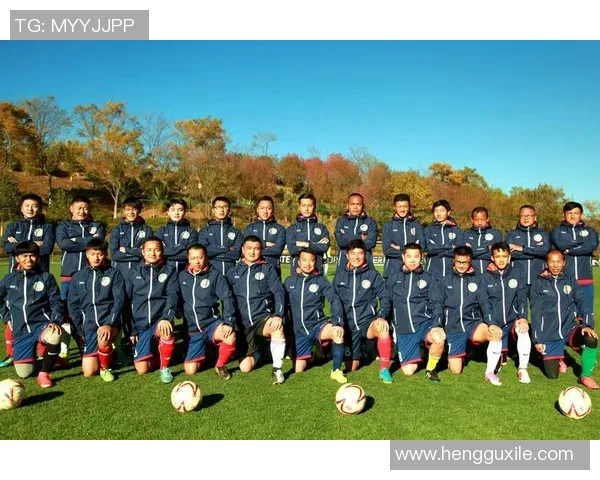 全球足球巨星汇聚一堂探讨顶级球员的成长与成就之路 全球足球巨星汇聚一堂探讨顶级球员的成长与成就之路