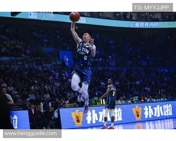 从默默无闻到闪耀赛场努力篮球明星的奋斗之路与成长故事